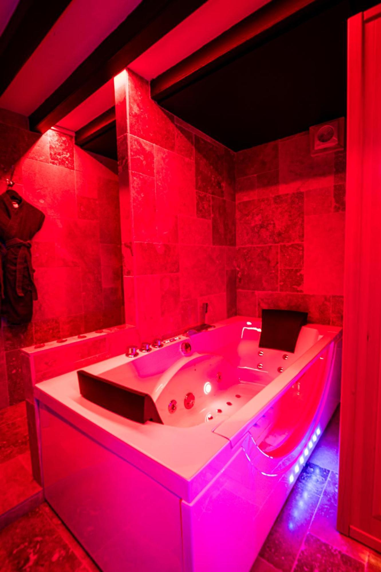 Loveroom Sauna, Balneo, Parking Prive Dans Le Centre De Honfleur Habitación foto