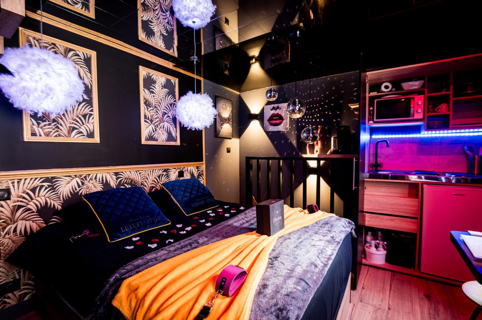 Loveroom Sauna, Balneo, Parking Prive Dans Le Centre De Honfleur Habitación foto